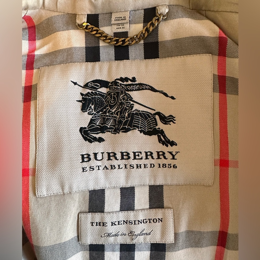 Burberry Beige Double-Breasted Trench Coat - Picture 5 of 12